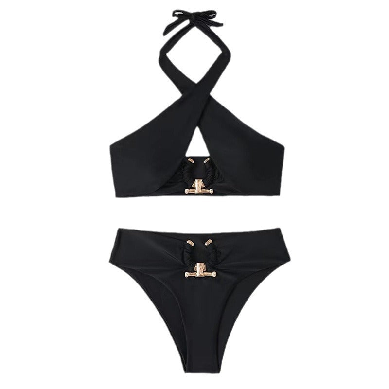 Dame Bikini sæt med raffinerede knude-detaljer og gyldne accenter Stilla