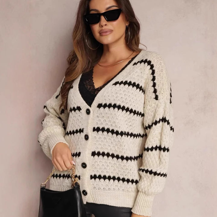 Dame cardigan med moderne zigzag mønster og knapdetaljer Stilla