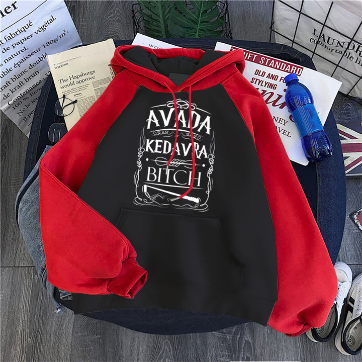 Dame hoodie med kreativt grafisk design Skovae