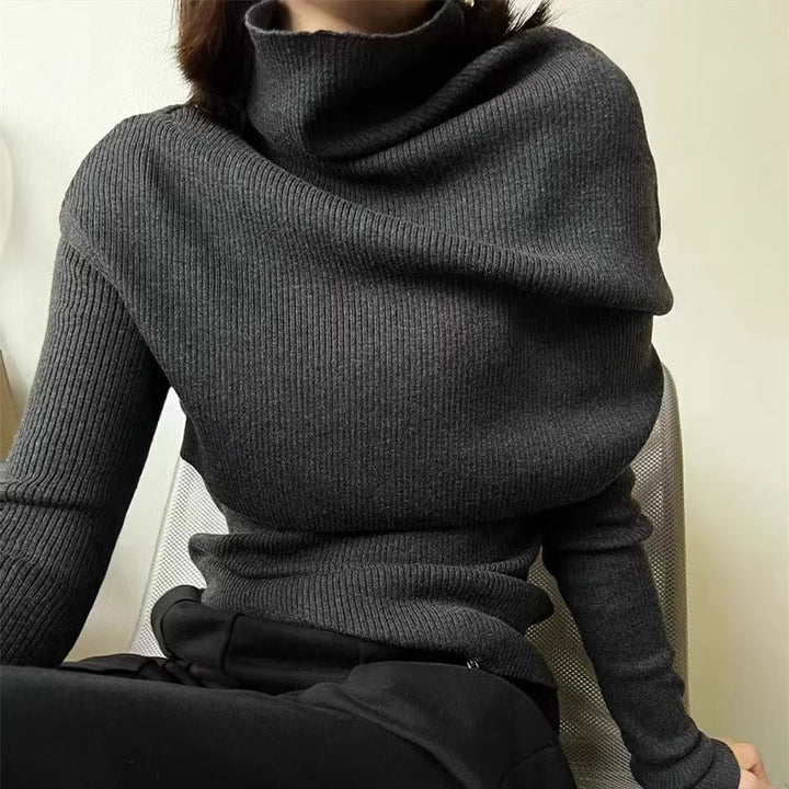 Damer hyggelig turtleneck pullover med elegant asymmetrisk silhuet og fint ribstrik Stilla