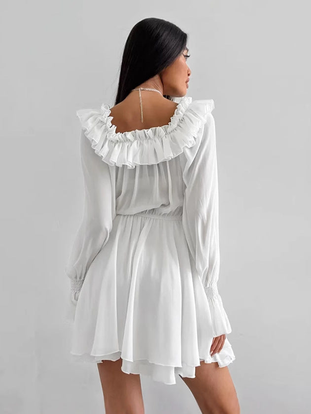 Damekjole med rynker og off-shoulder design Stilla