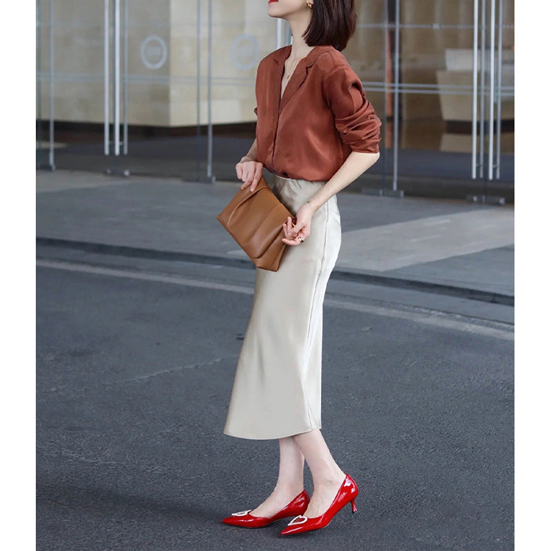 Dame silke bluse med elegant snit og moderne accenter Stilla