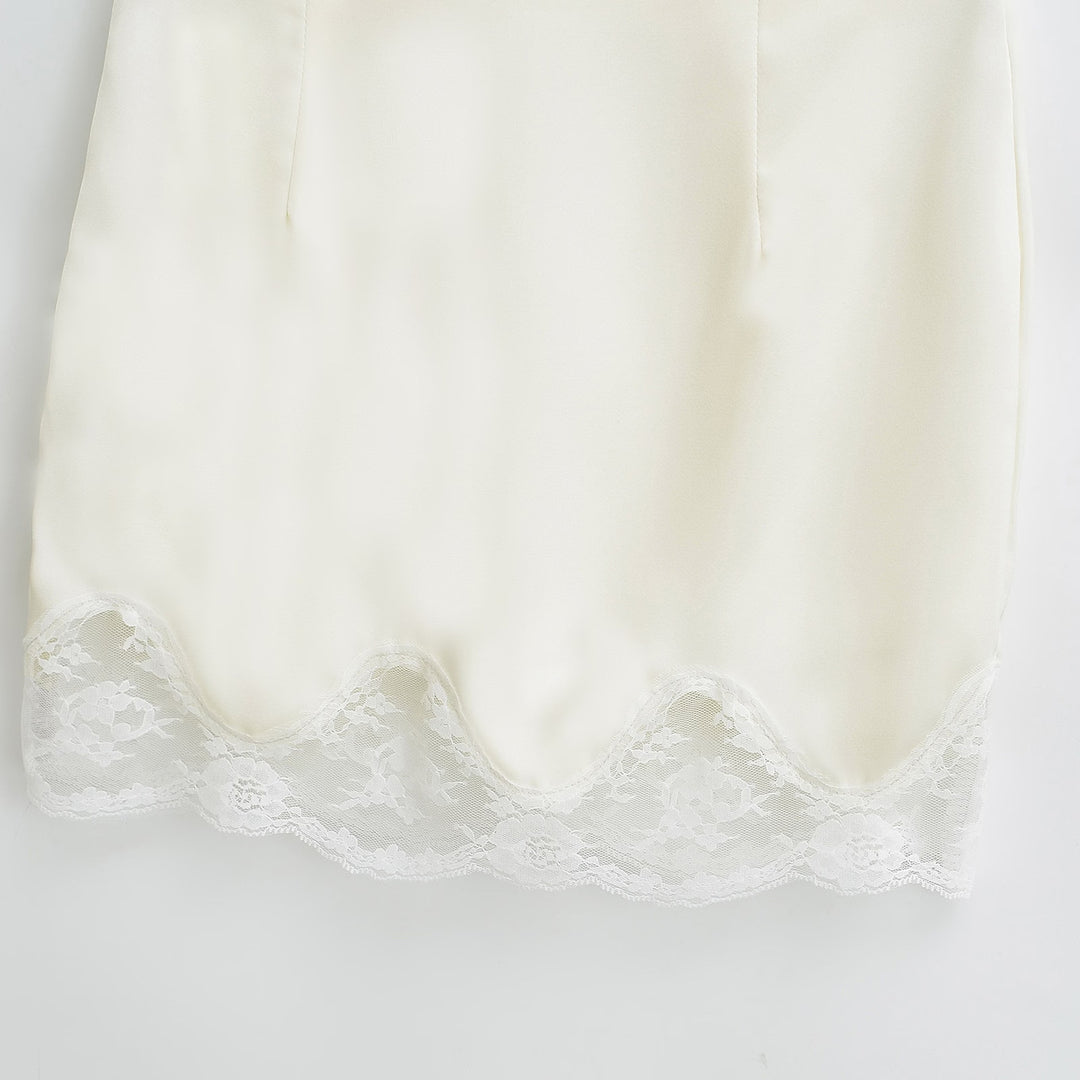 Dame mini nederdel med raffineret spidskant og elegant snit Stilla