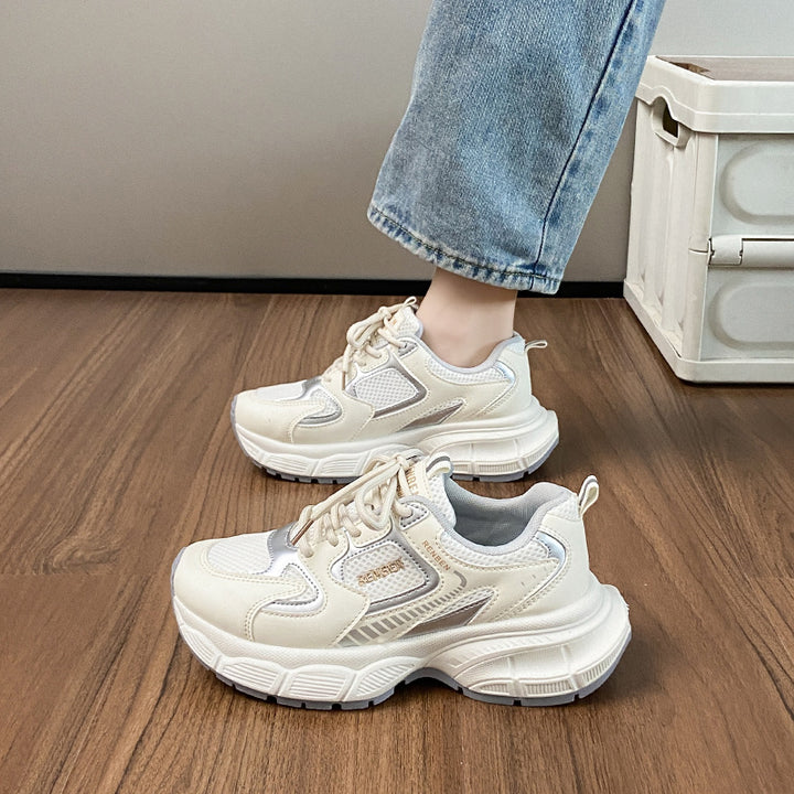 Dame Sneaker med åndbart mesh-overflade og stødabsorberende fodseng Stilla