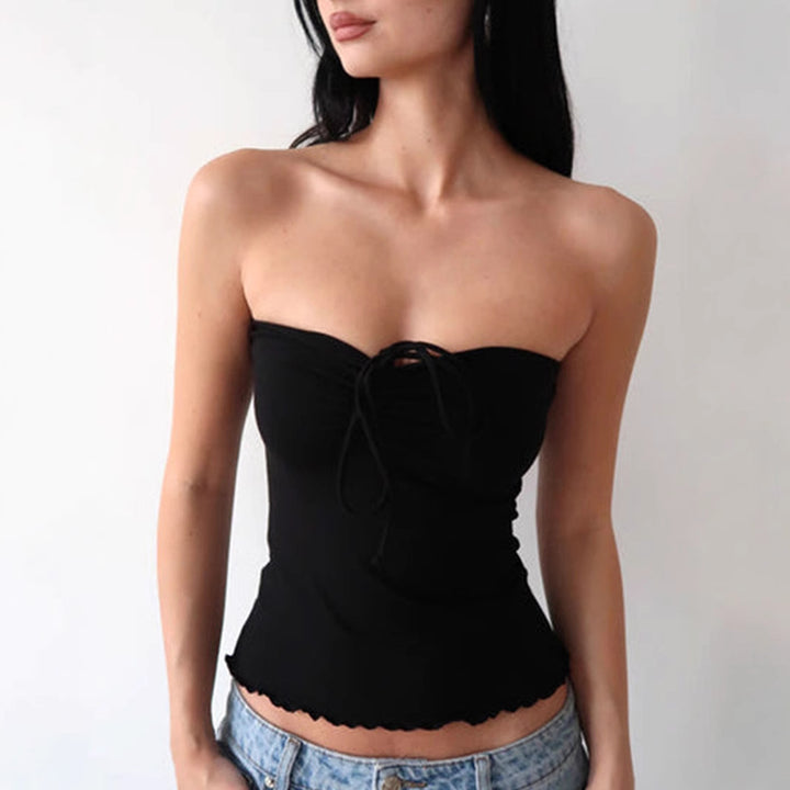 Dame bandeau-top med fine ruffle-detaljer og justerbare stropper Skovae