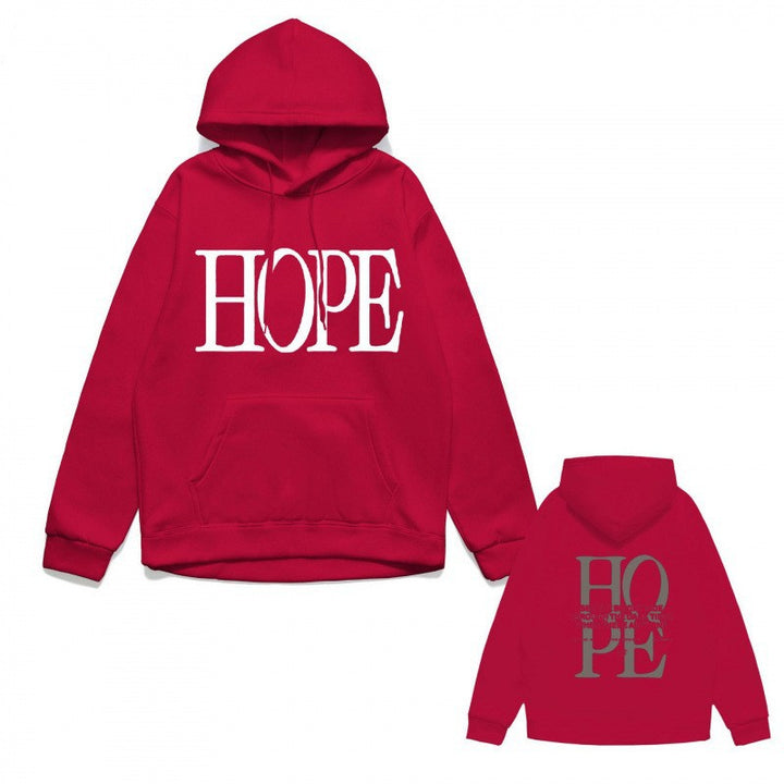 Kvindernes hoodie med iøjnefaldende bogstaver og praktisk designet kængurulomme Skovae