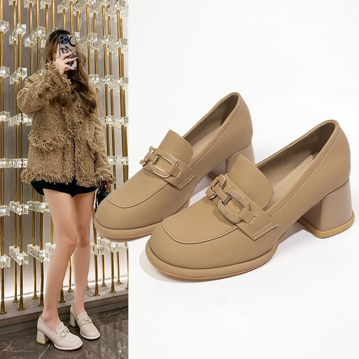 Dame Chunky Heel Slip-On Loafers med dekorativ spænde Stilla