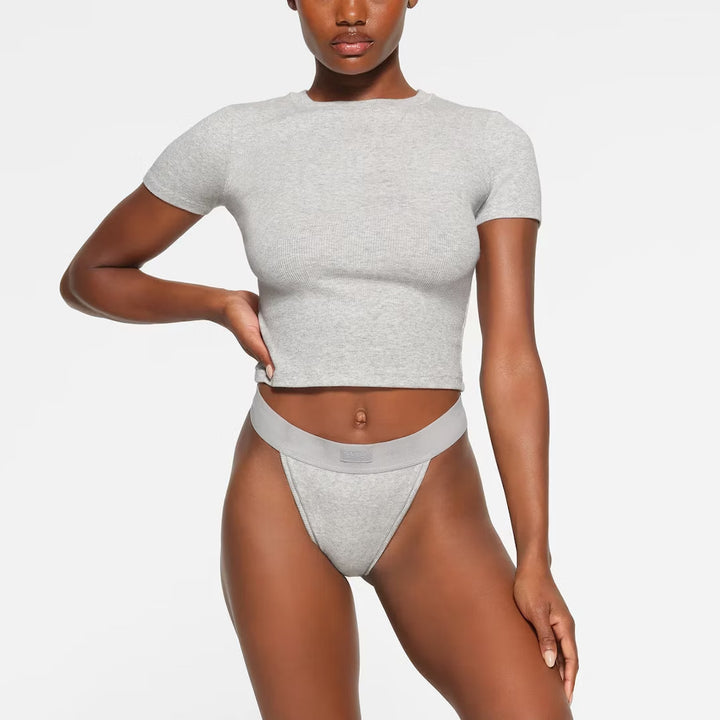 Damer Blødt Ribbet Crop Top og Frækt Tanga-Sæt Stilla
