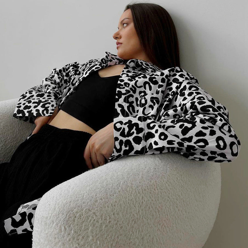 Dame stribet bluse med leopardmønster og afslappet pasform Stilla