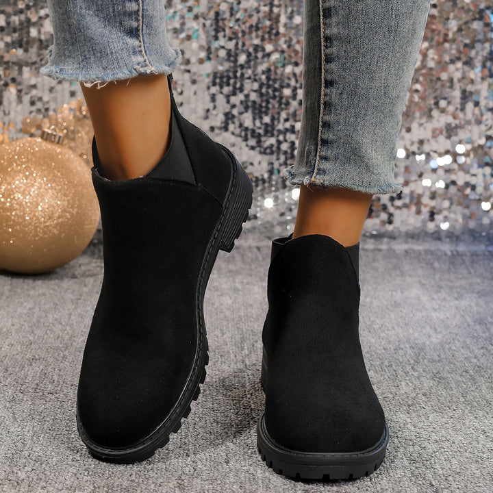 Dame Chelsea Boots lavet af blødt nubuck med elastiske sideindsatser Stilla