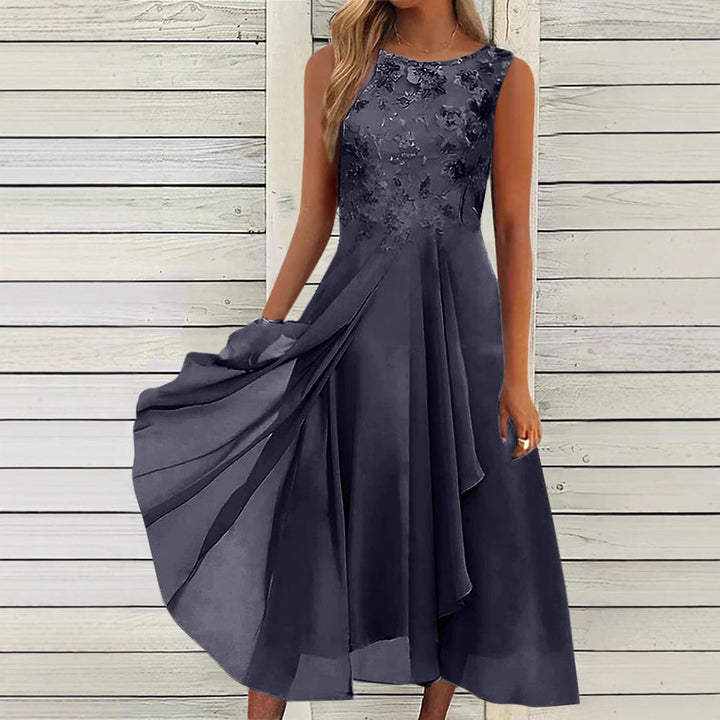 Dame uden ærmer chiffon midi kjole med broderet brystparti og asymmetrisk lag nederdel Skovae