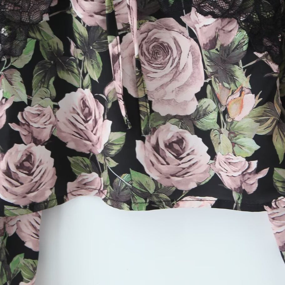 Dame blomster mønster crop-top med spids accenter og afslappet snit Stilla
