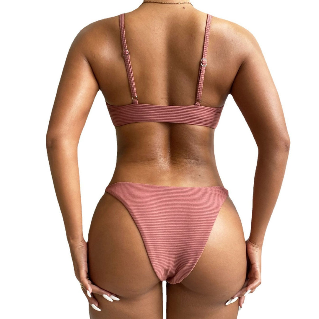 Femme Triangle Cutout Bikini Sæt med Ringdetalje Stilla