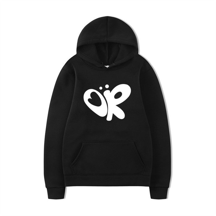 Dame hoodie med stort print og praktisk kænguru lomme Skovae