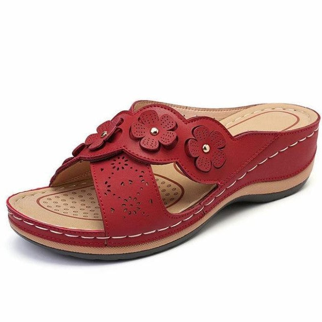 Dame Wedge-Pantoletten med blomsterapplikation og ergonomisk fodseng Stilla