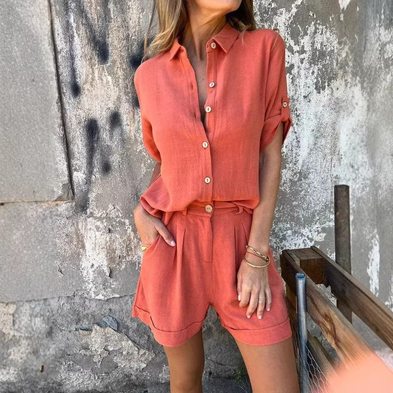 Dame Kort jumpsuit med elegant skjortekrave og taljebælte Skovae