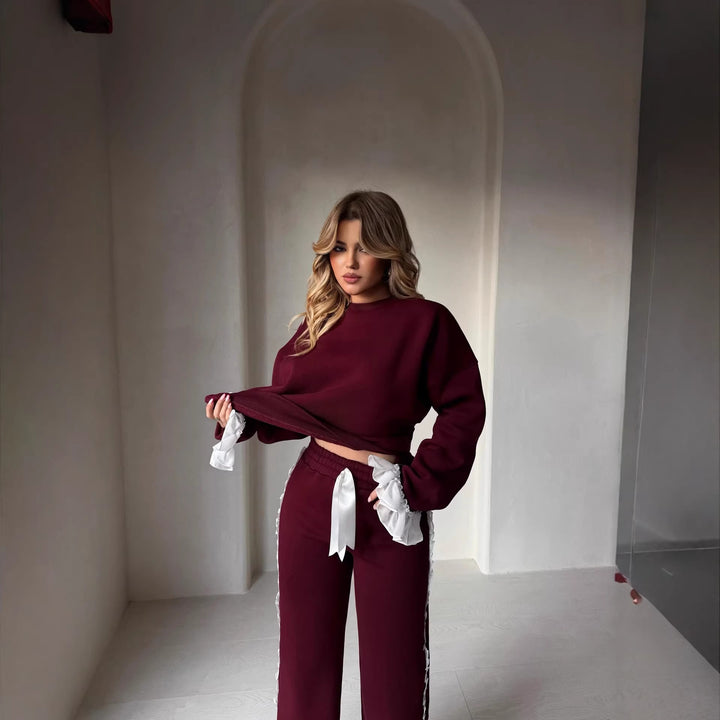 Dame mode lounge sæt med høje ruffle detaljer