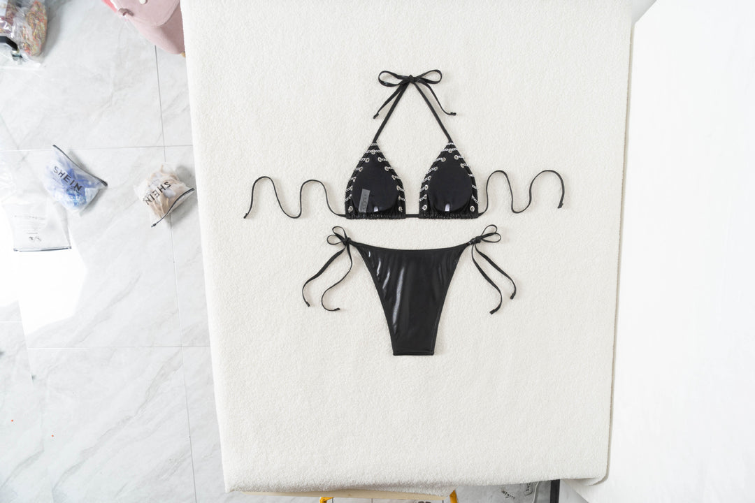 Damer forførende triangel-bikini med detailkærlige accenter Skovae