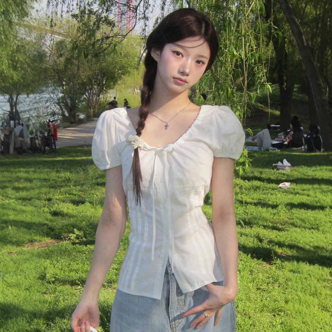 Damen elegante Bluse mit Rüschendetails und Knopfverschluss Skovae