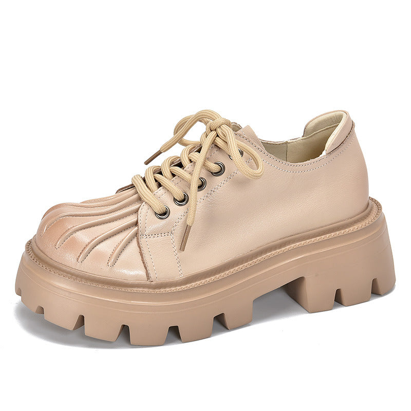 Dame Chunky Sneakers med innovativt rem-design og robust profil Stilla