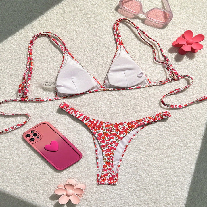 Dame triangel-bikini med justerbare stropper og farverigt blomsterdesign Skovae
