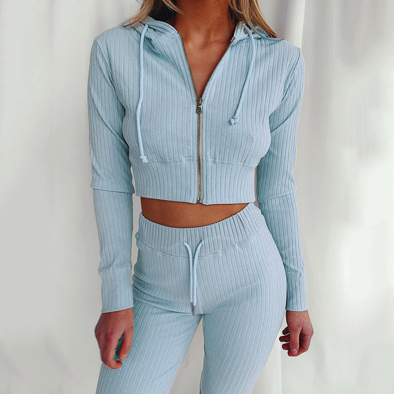Kvinders sporty cropped hoodie sæt med fint rib design og høj bærekomfort Stilla
