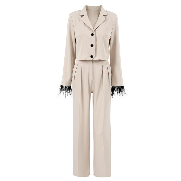 Dame stilfuldt suit sæt med elegante fjer på ærmerne og høj talje Stilla