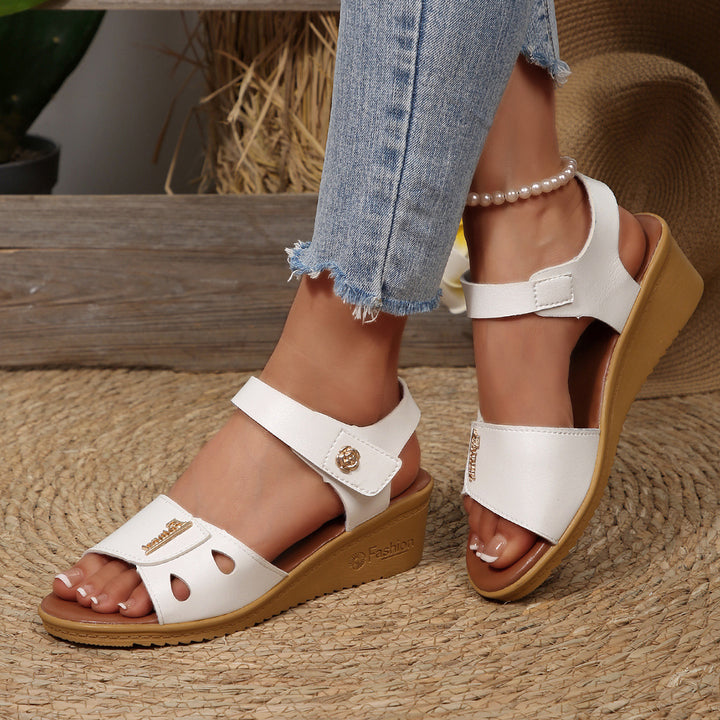 Dame Wedge-sandaler med moderigtigt huldetalje og anatomisk fodseng Stilla