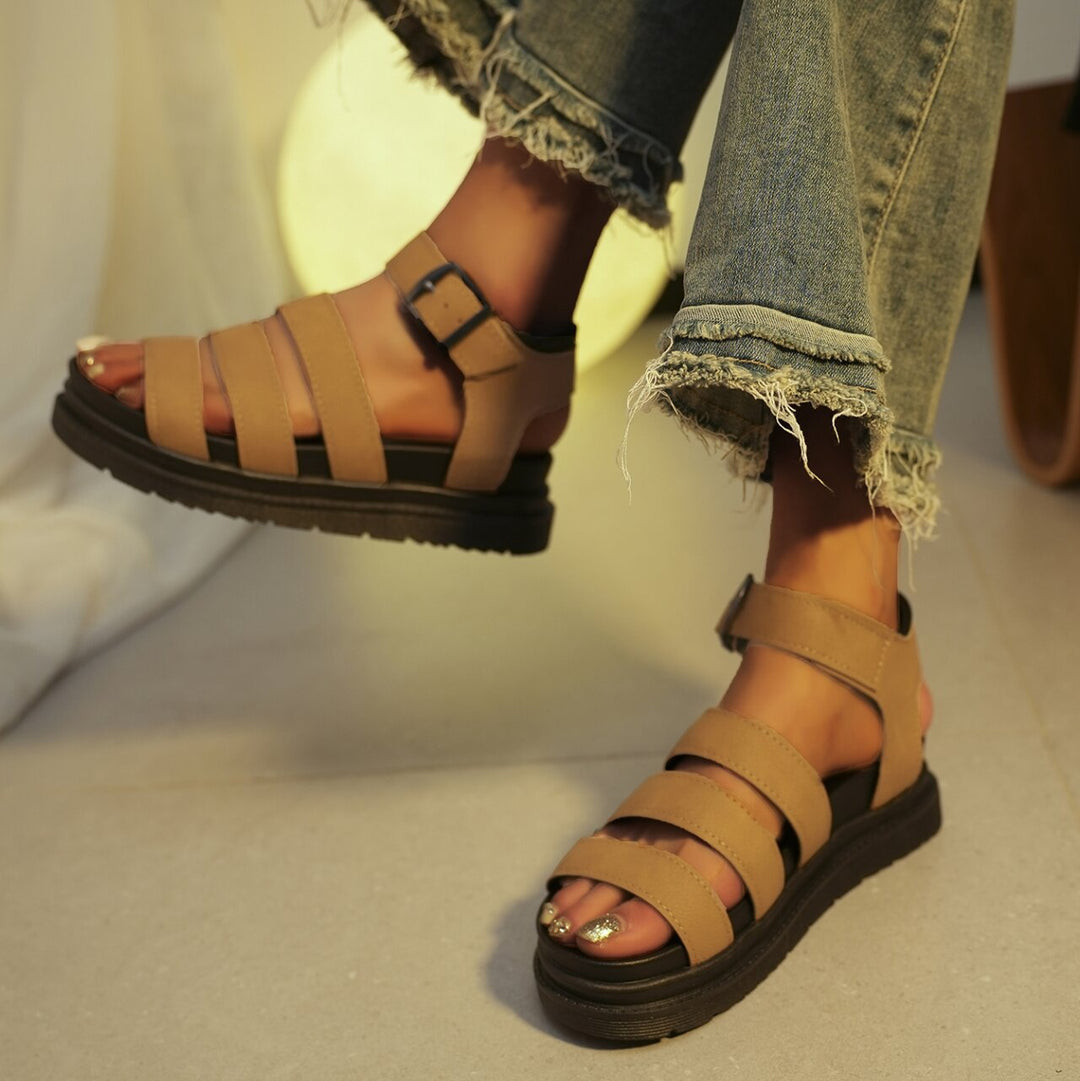 Dame sandaler med justerbar rem og ergonomisk sål Stilla