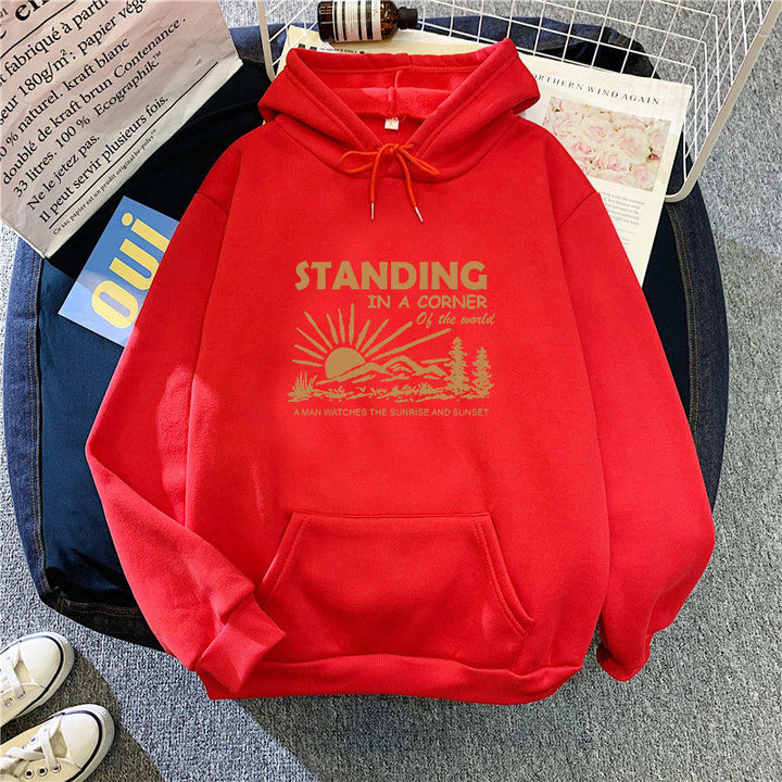 Kvinders hoodie med inspirerende landskabsdesign Skovae