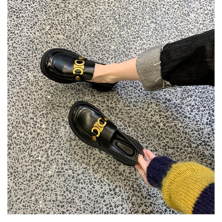 Dame elegante og moderne loafers med metal-detaljer Stilla