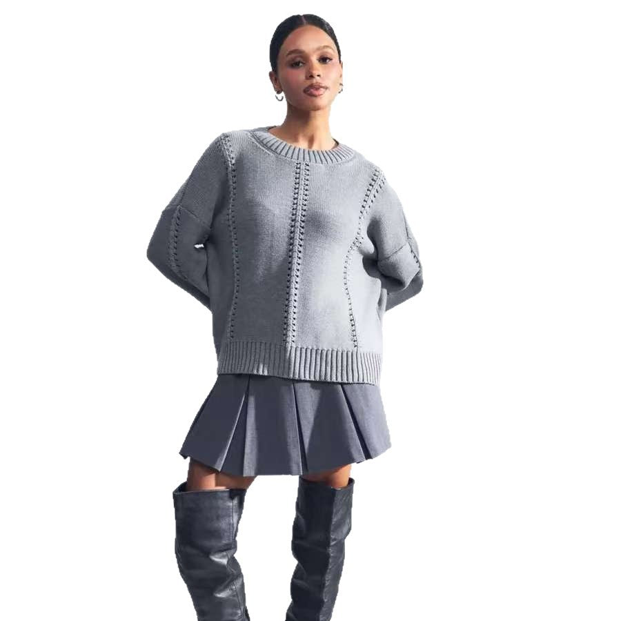 Kvindernes afslappede strikket sweater med fint blondermønster og brede manchetter Stilla