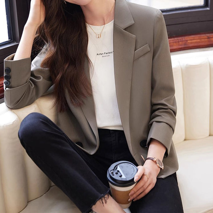 Dame mode blazer med dobbelt knaplukning og elegant snit Stilla