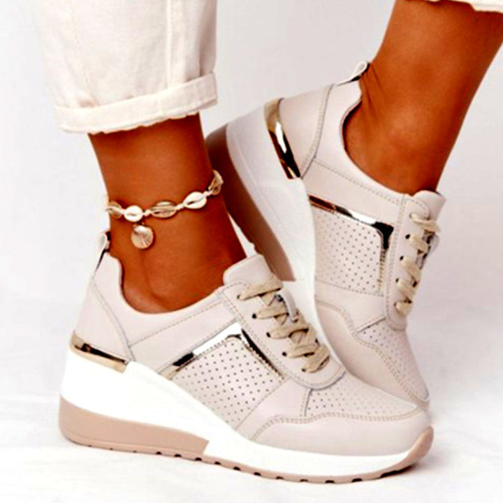 Dame Sporty High-Top Sneakers med åndbar netstruktur og modige accenter Stilla