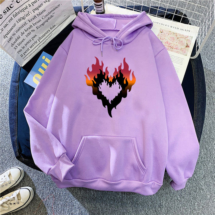 Kvinders hoodie med kreativ flammehjerte design Skovae