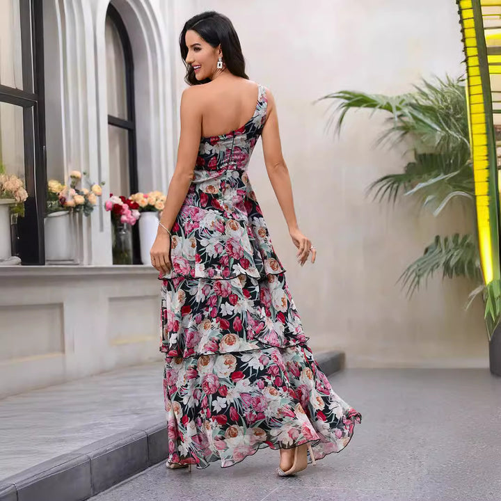 Dame elegant, blomster aftenkjole med sidelæg og off-shoulder design Stilla