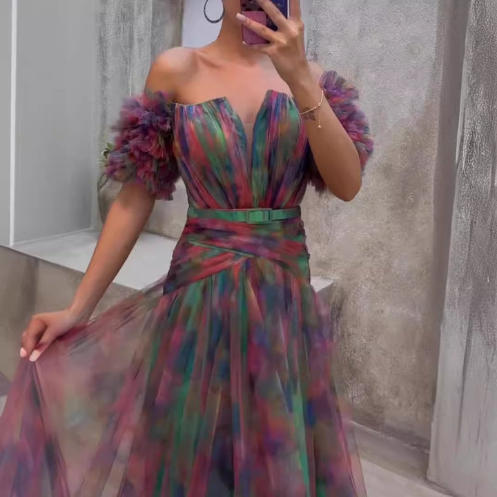 Dame Elegant Maxi Kjole med Off-Shoulder Design og Farverige Flæse Detaljer