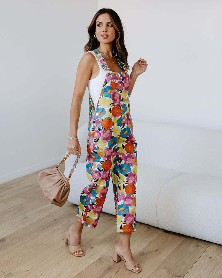 Dame Floral-Overall lavet af let bomuldsblanding med justerbare stropper og praktiske lommer Stilla