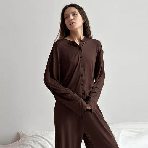 Dame pyjamas med elegant knapdesign og bred pasform Stilla
