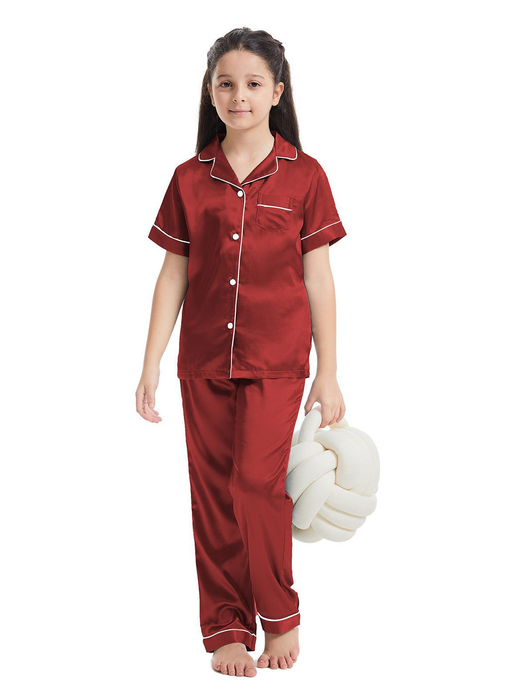 Dame pyjamasæt i luksuriøs satin med elegante syninger Stilla