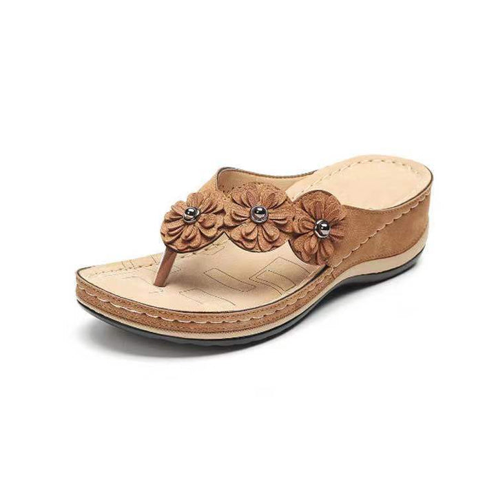 Dame slip-in sandaler med elegante blomsterapplikationer og ergonomisk sål Stilla
