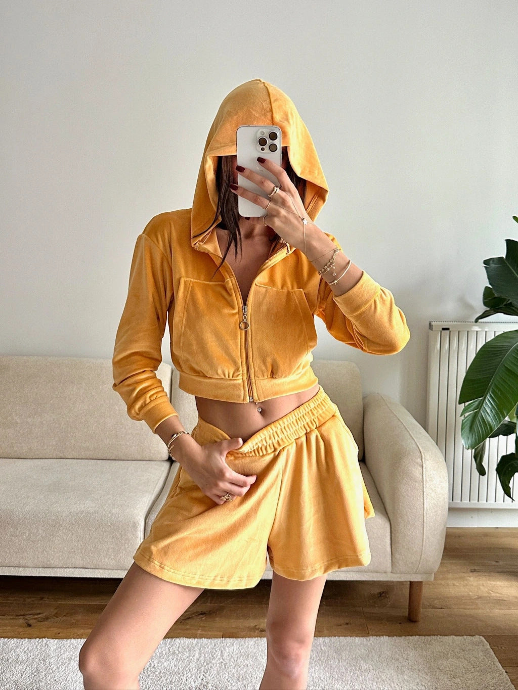 Kvinders sporty velour cropped sæt med lynlås og elastisk talje Skovae