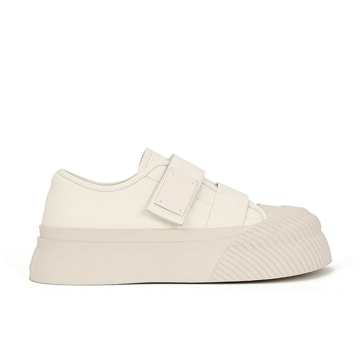 Dame Komfortable Sneakers med justerbar velcro og struktureret plateau Stilla