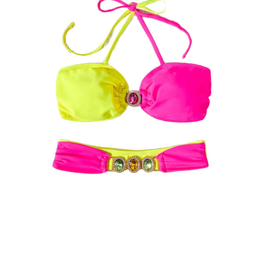 Dame bikini sæt med stilfuld halterneck top og funkende applikationer Stilla