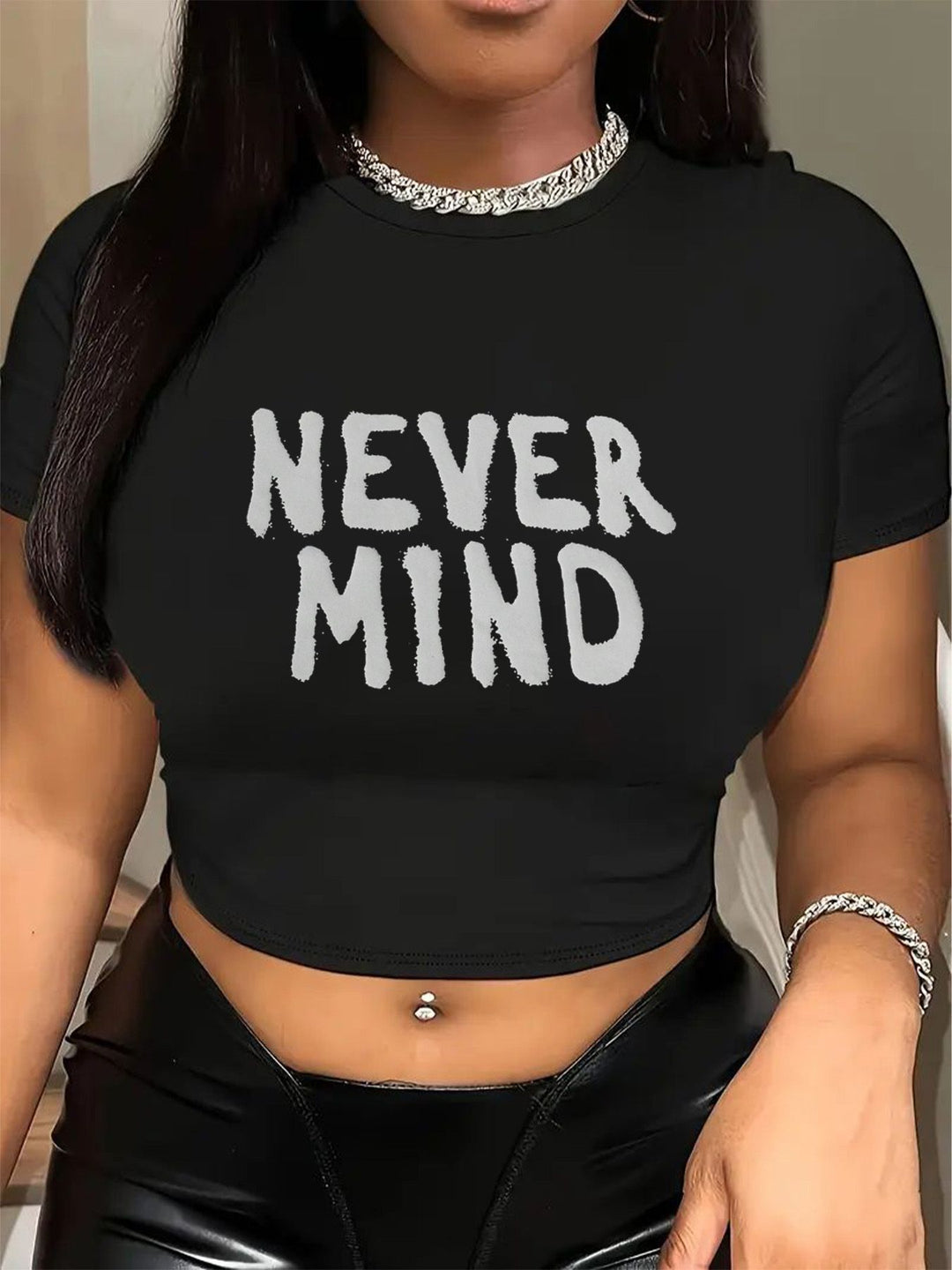Dame Crop-T-Shirt med iøjnefaldende statement-print Skovae 1777452337