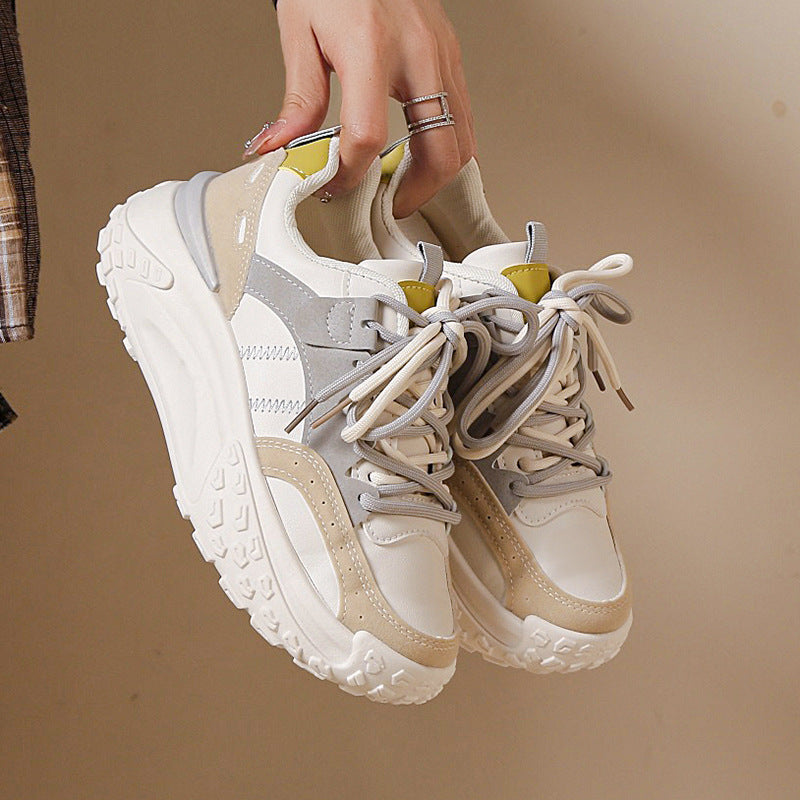 Dame sporty sneakers med tykk profilsål og innovativt dæmpningssystem Stilla