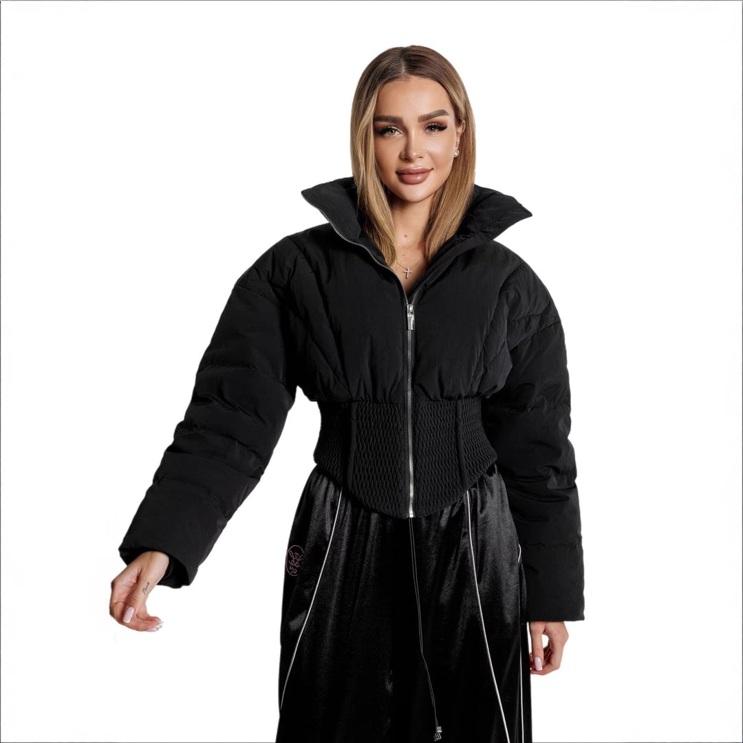 Dame moderigtig quilted jakke med elastisk talje og hætte Stilla