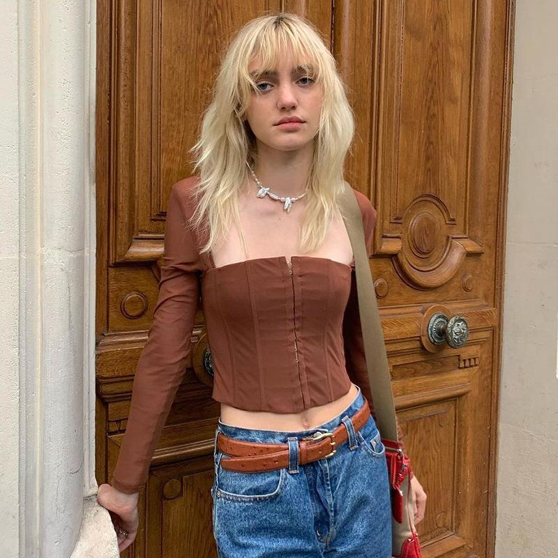 Dame Cropped Top med gennemsigtige ærmer og struktureret snit Skovae