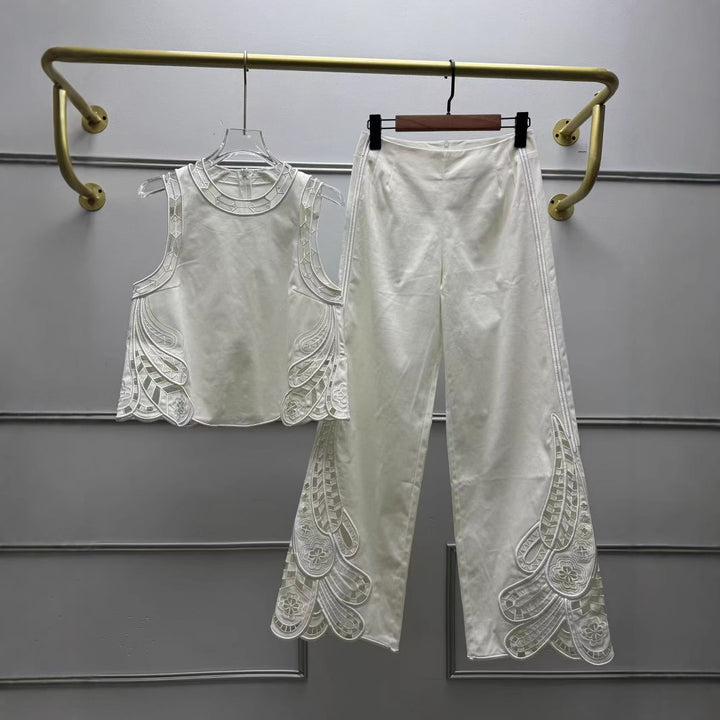 Dame ærmeløs top med kunstnerisk broderedesign og elegante detaljer Stilla