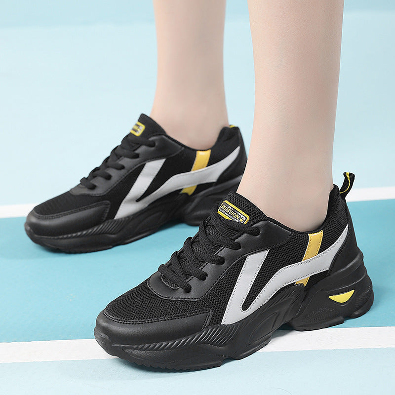 Dame nan dæmpede fritids-sneakers i plateau-stil med polstret komfortkrave, åndbart mesh og skridsikkert mønster Skovae